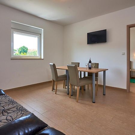 Apartmani B&B Ližnjan Kültér fotó