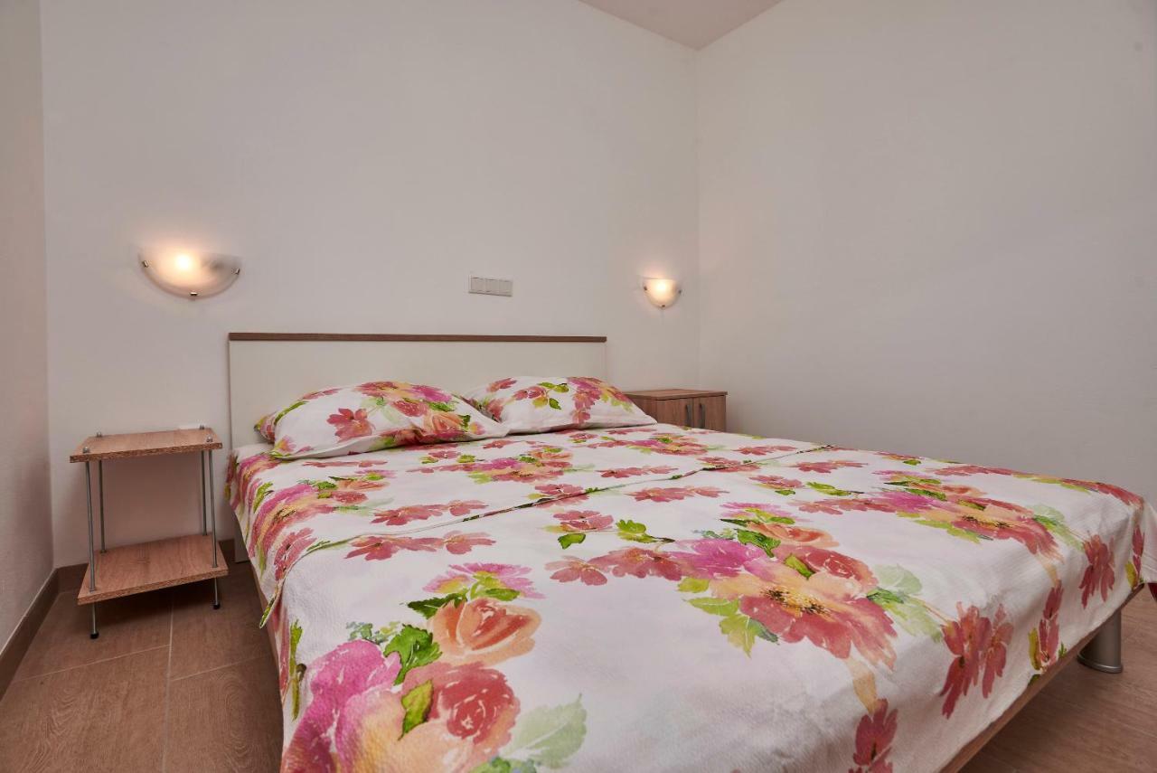 Apartmani B&B Ližnjan Kültér fotó