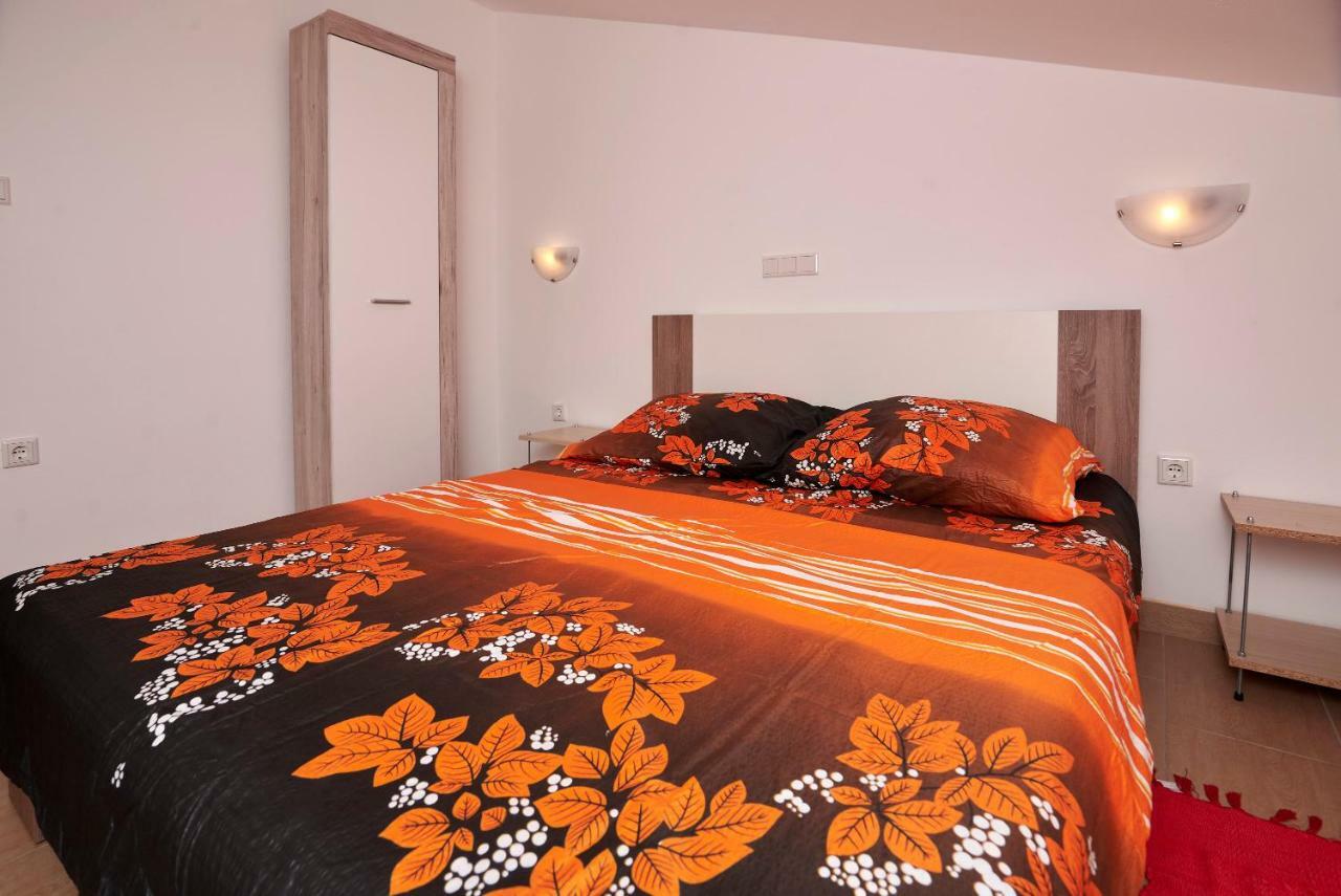 Apartmani B&B Ližnjan Kültér fotó