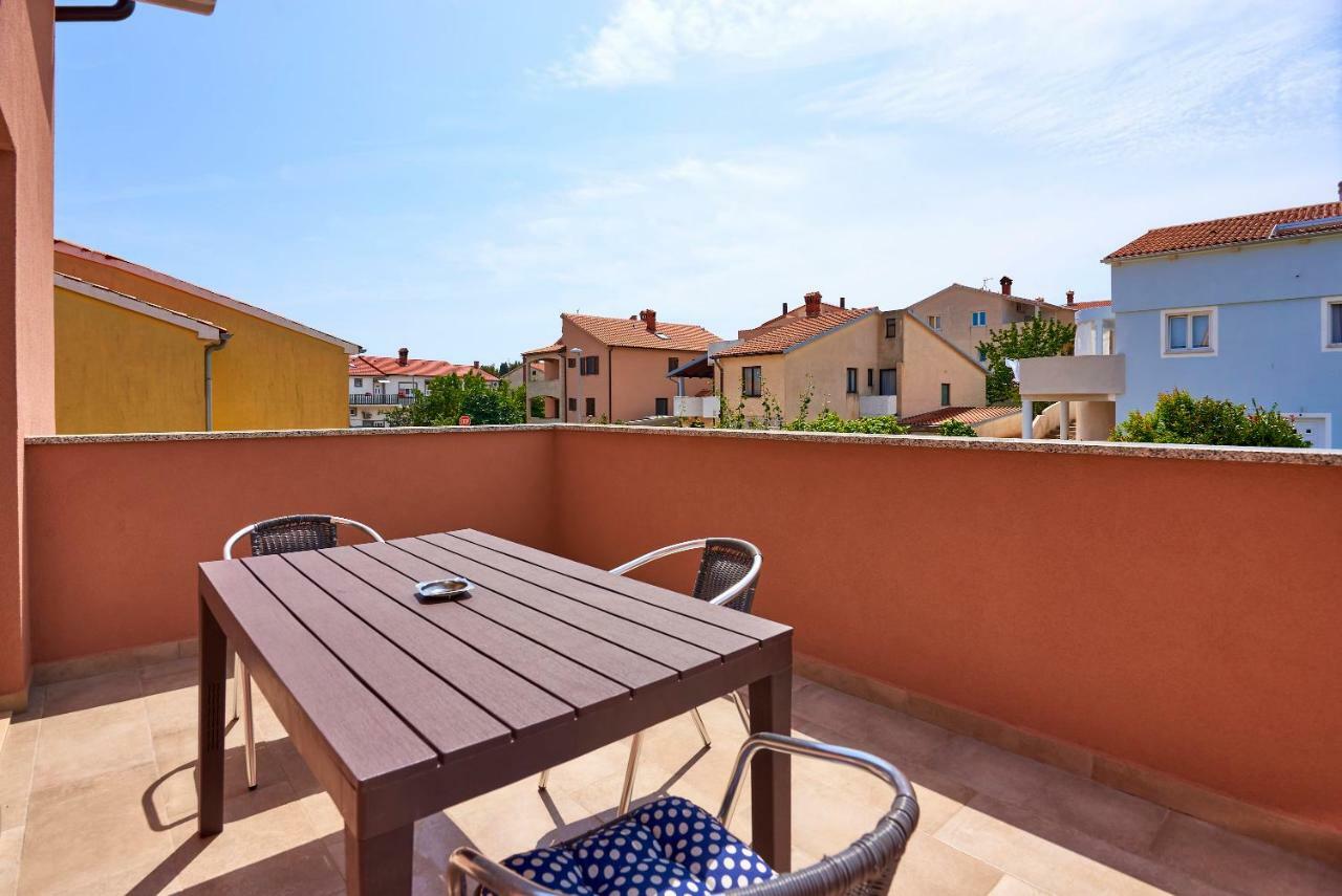 Apartmani B&B Ližnjan Kültér fotó