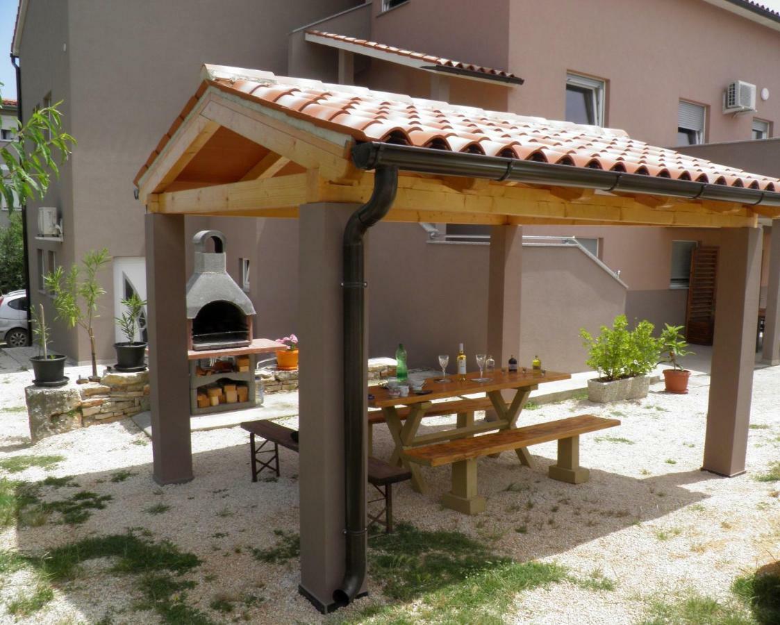 Apartmani B&B Ližnjan Kültér fotó