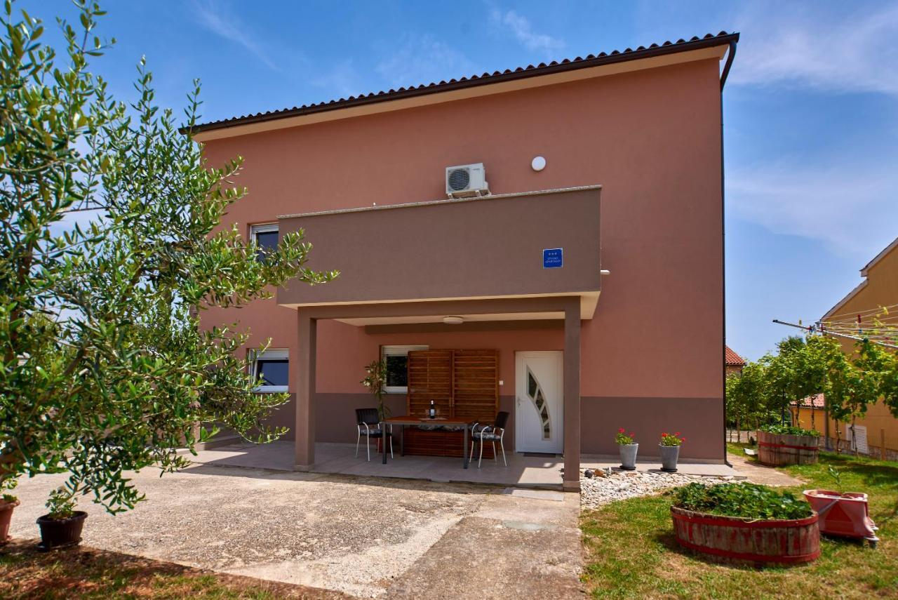 Apartmani B&B Ližnjan Kültér fotó