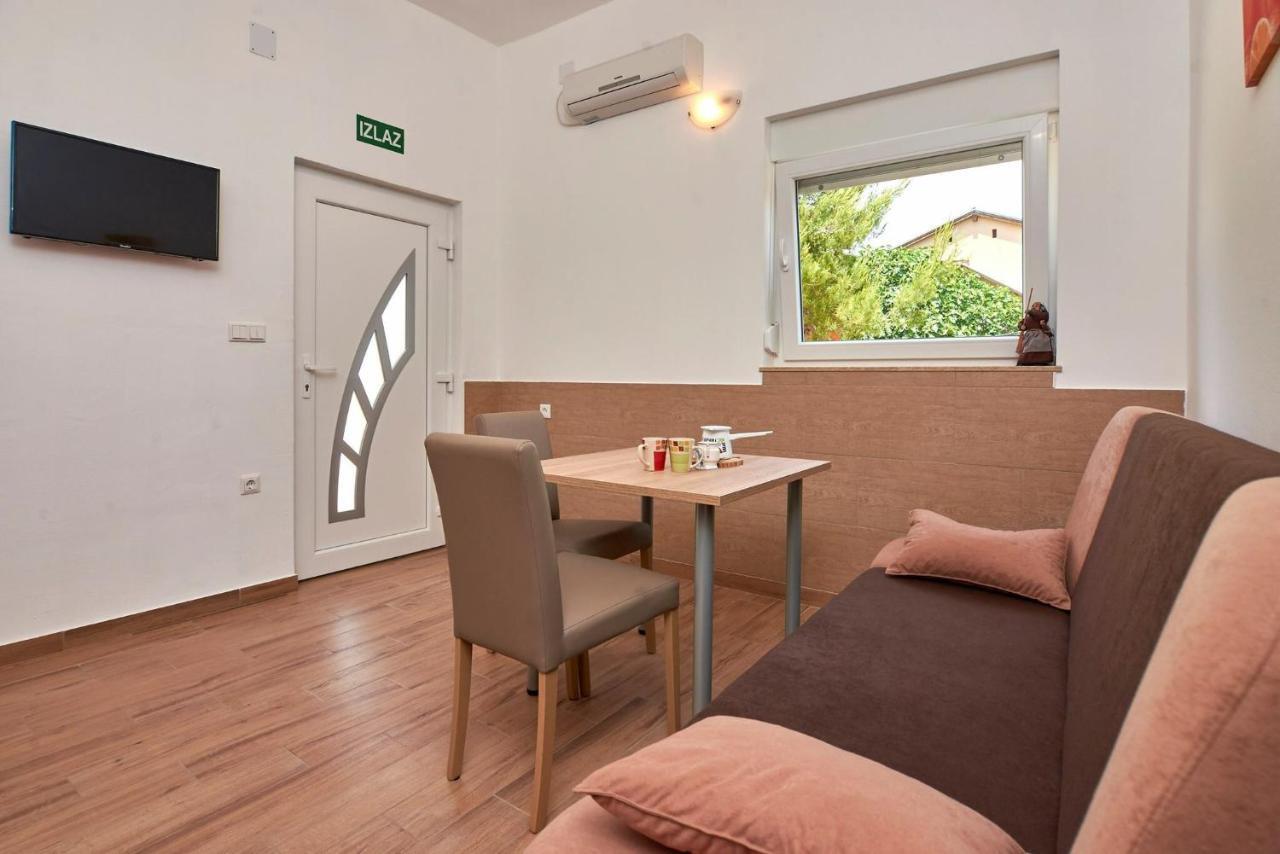 Apartmani B&B Ližnjan Kültér fotó